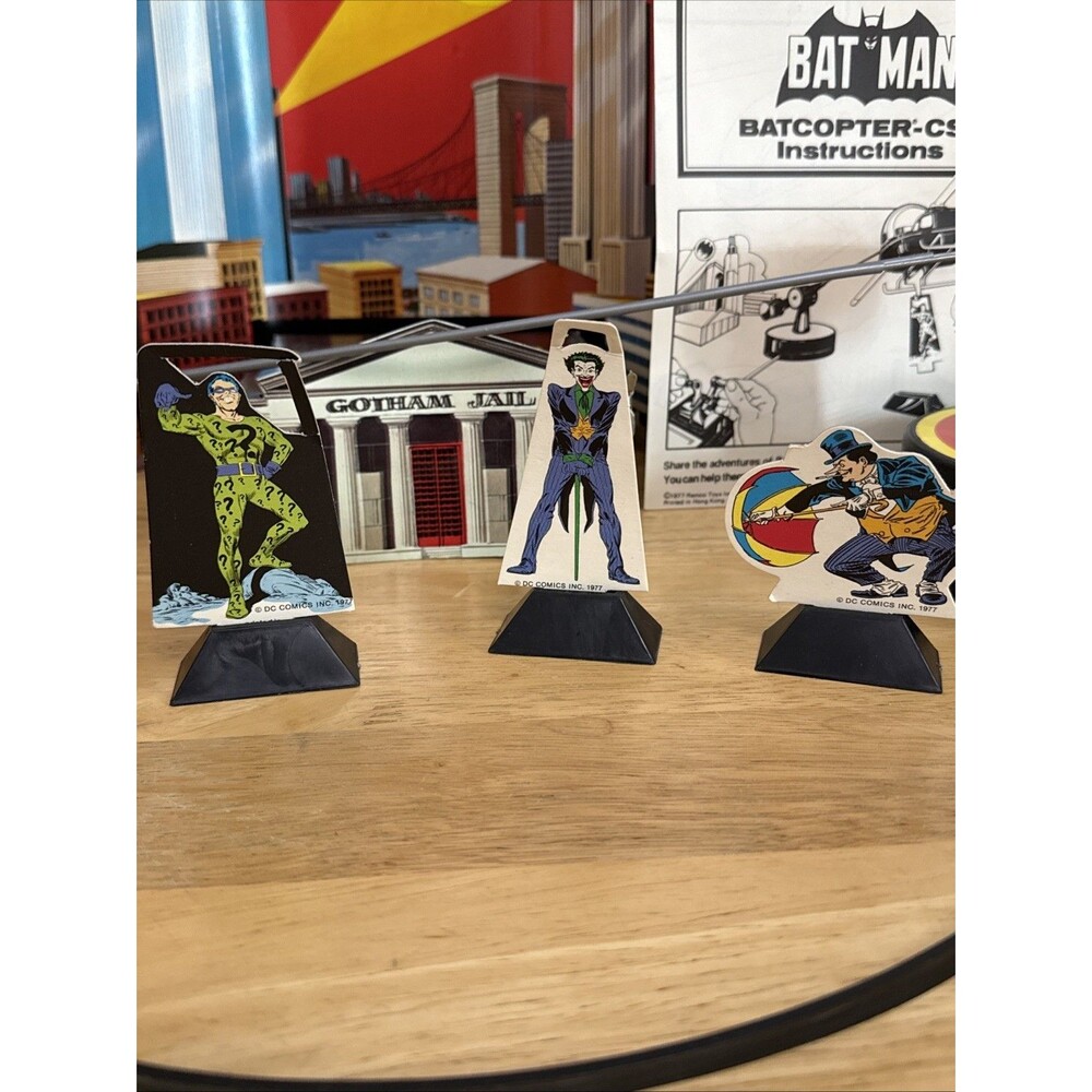 Vintage Remco CSF Batman Batcopter battery operated playset Paper Figures Box - Picture 2 of 15